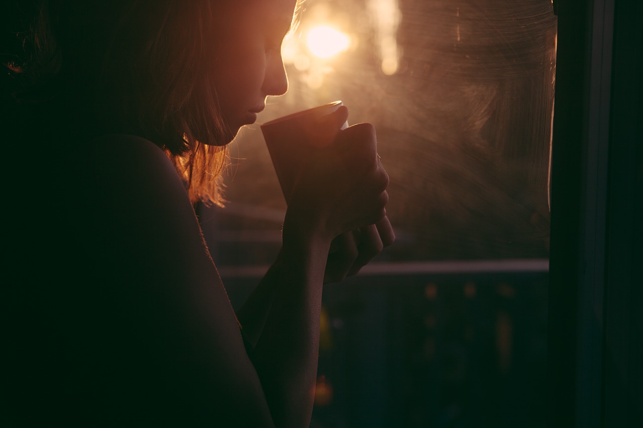 girl_with_coffee